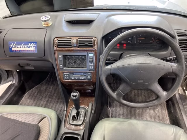 MITSUBISHI GALANT