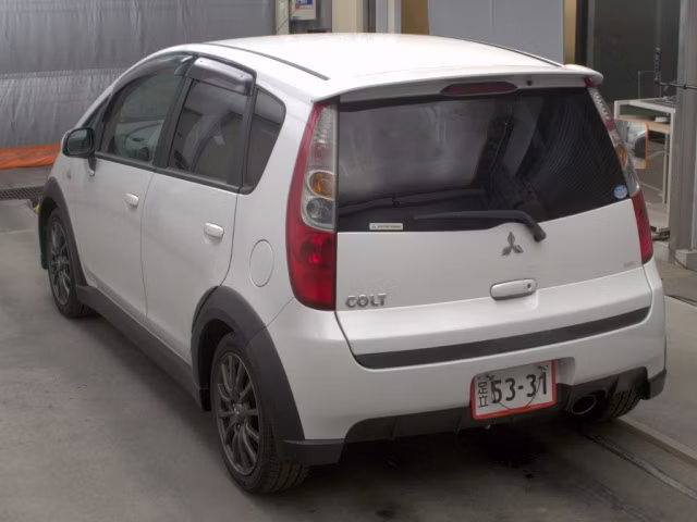 MITSUBISHI COLT