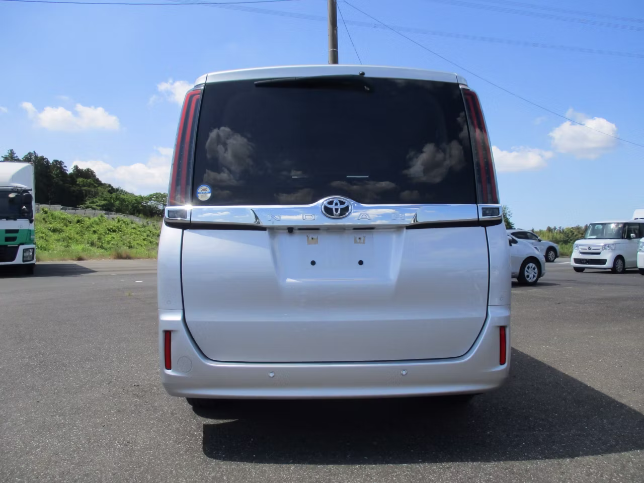 TOYOTA NOAH
