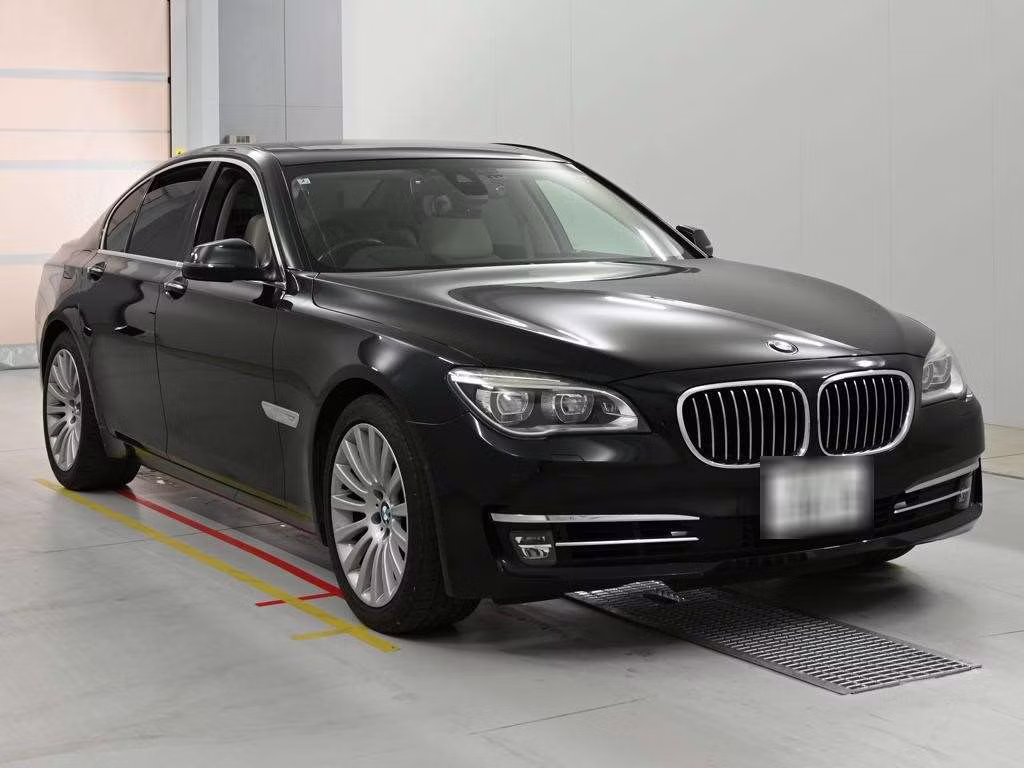 BMW 7-SERIES