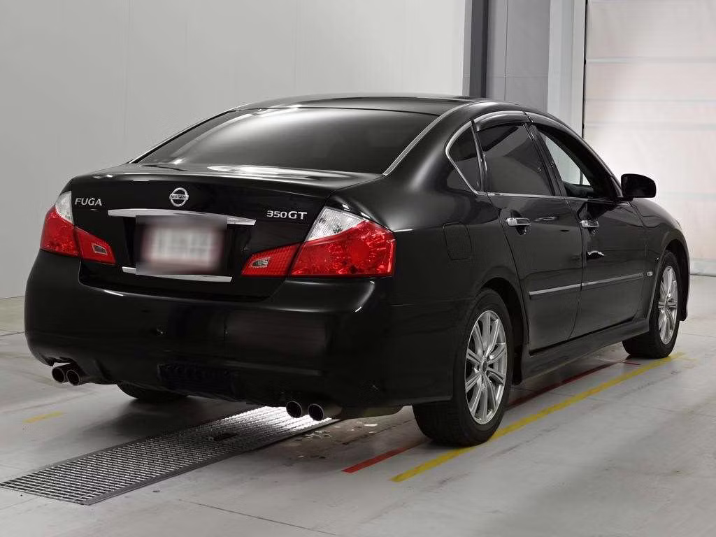 NISSAN FUGA