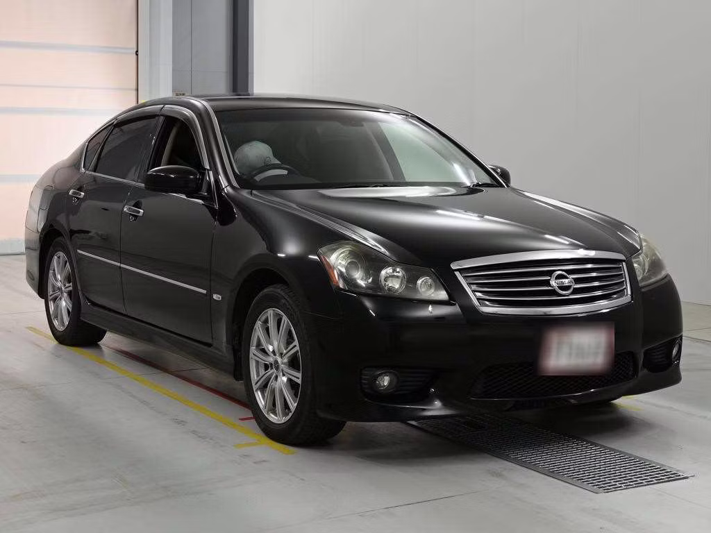 NISSAN FUGA
