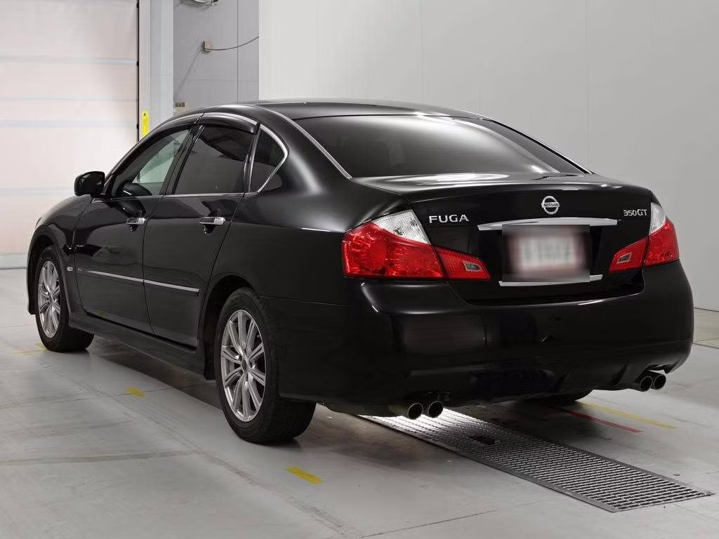 NISSAN FUGA