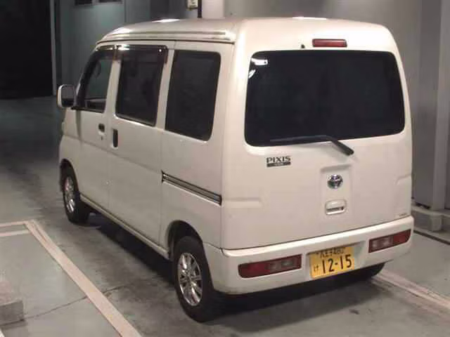 TOYOTA PIXIS VAN
