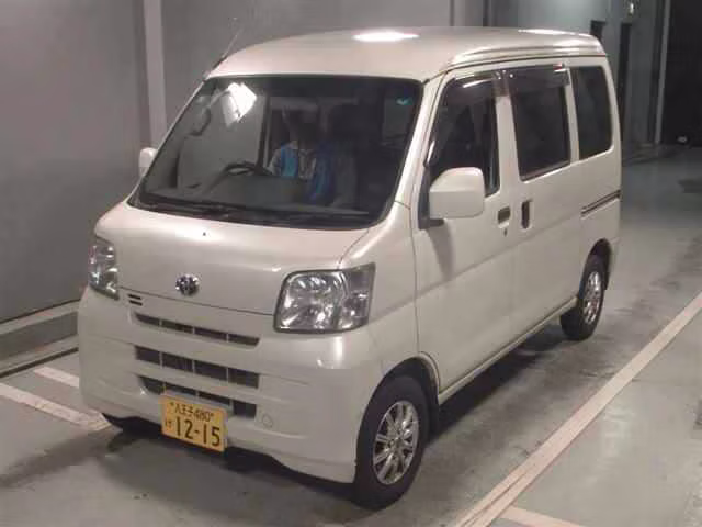 TOYOTA PIXIS VAN