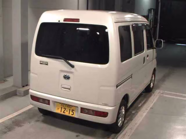 TOYOTA PIXIS VAN