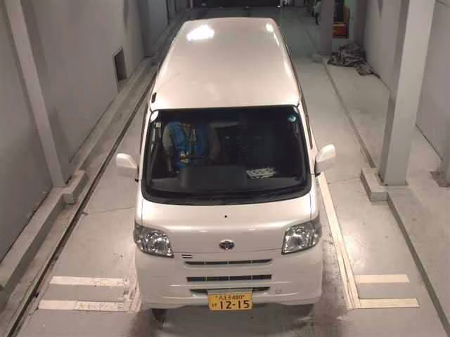 TOYOTA PIXIS VAN