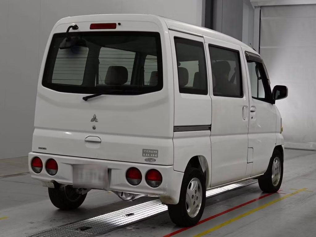 MITSUBISHI TOWN BOX