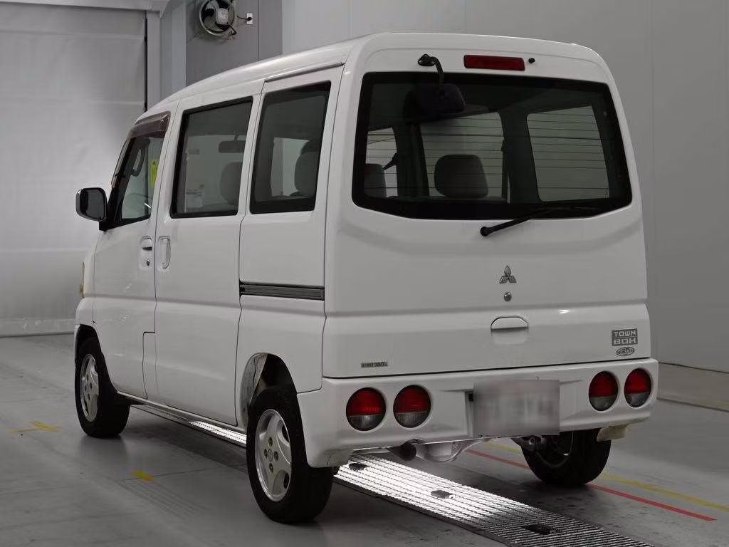 MITSUBISHI TOWN BOX
