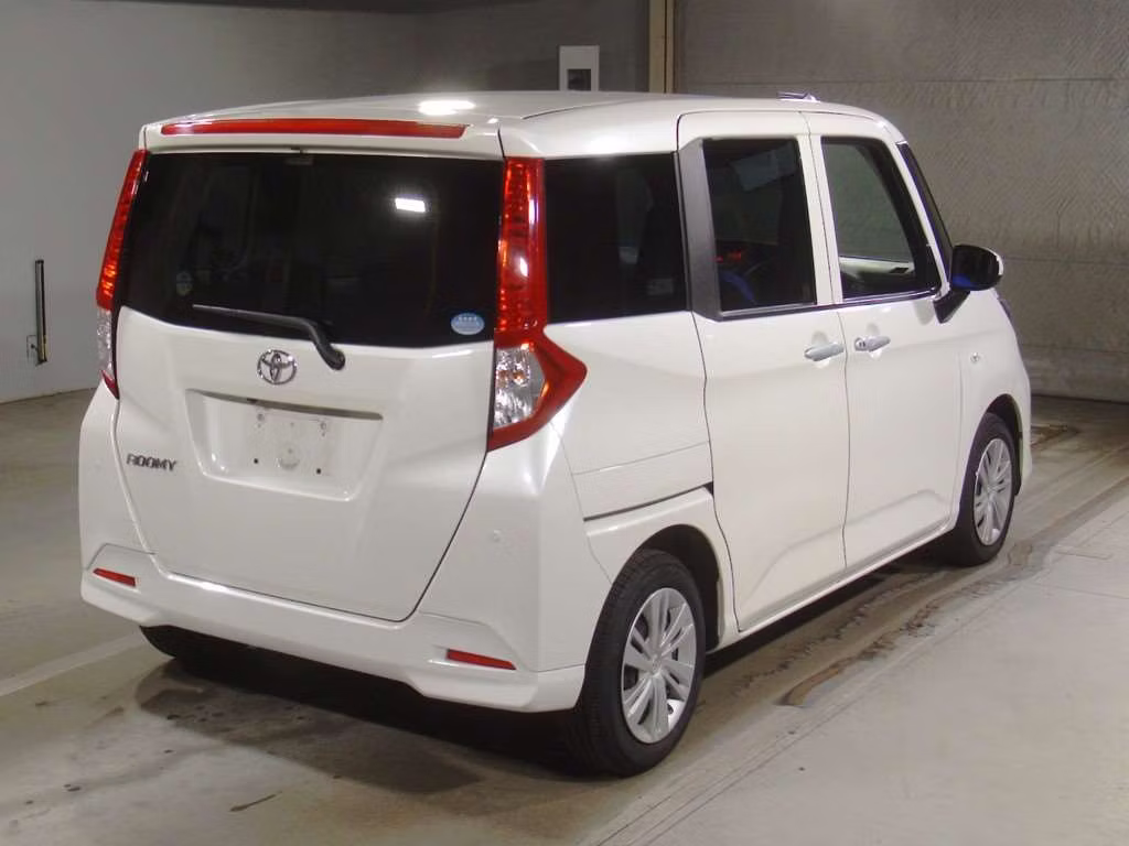 TOYOTA ROOMY