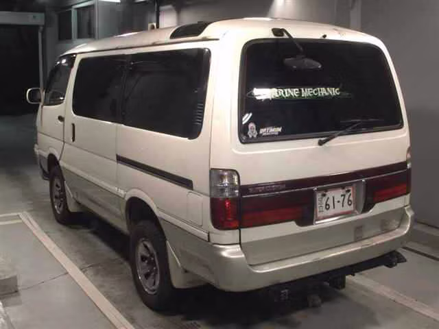 TOYOTA HIACE
