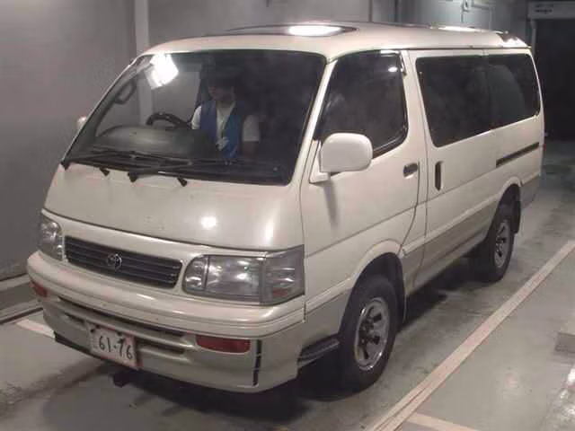 TOYOTA HIACE