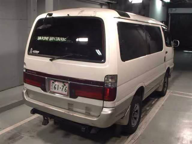 TOYOTA HIACE