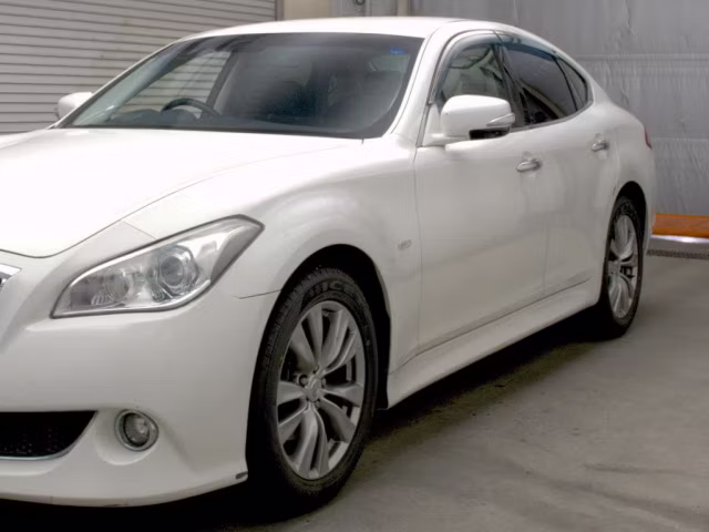 NISSAN FUGA