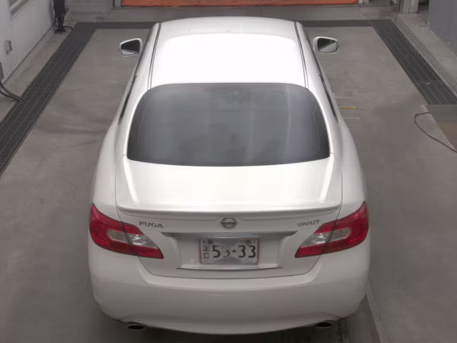 NISSAN FUGA