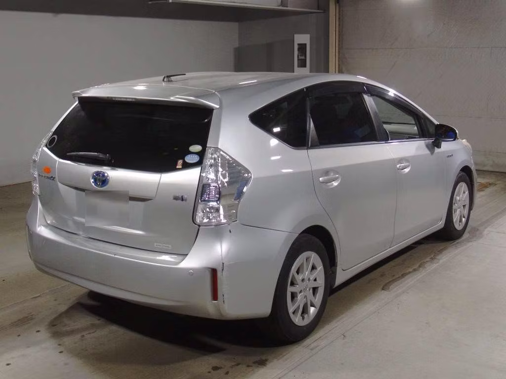 TOYOTA PRIUS ALPHA