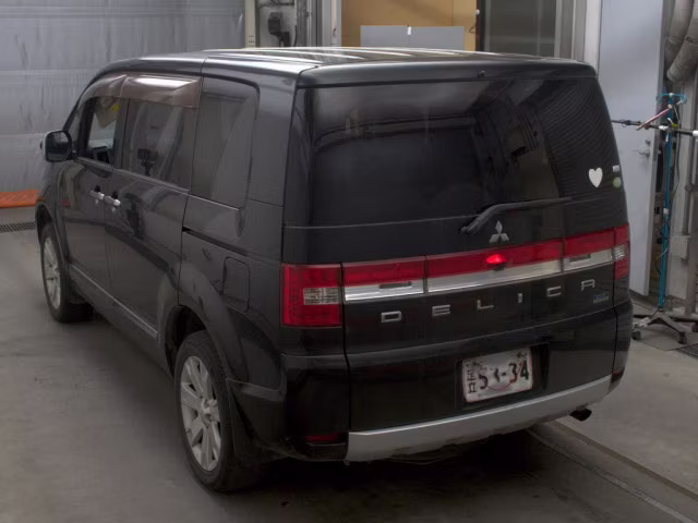 MITSUBISHI DELICA D:5