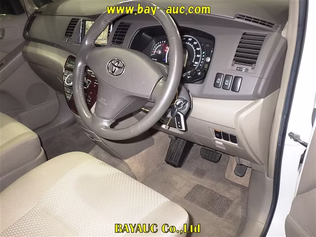 TOYOTA ISIS