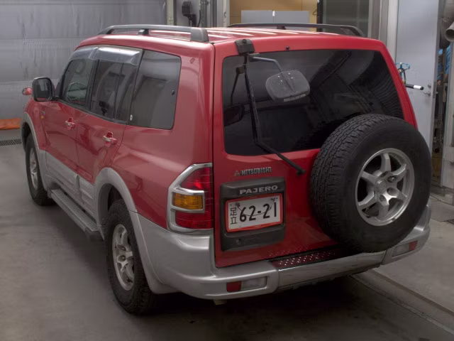 MITSUBISHI PAJERO