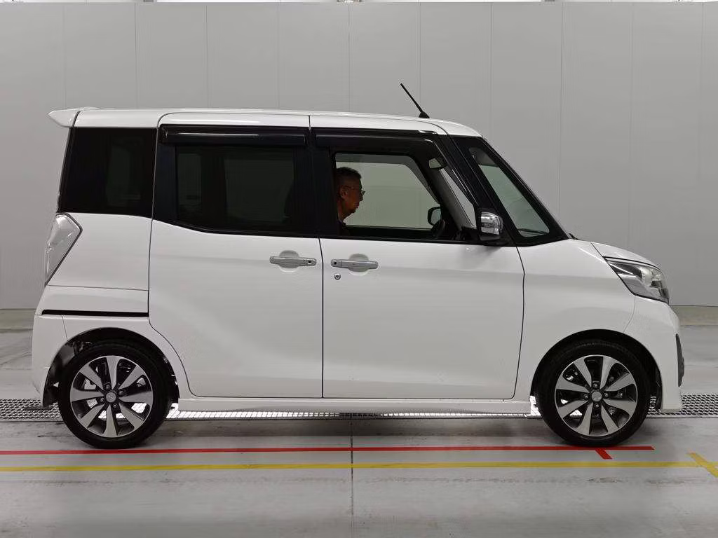 MITSUBISHI EK SPACE