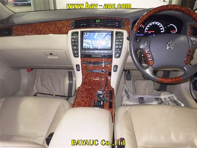 TOYOTA CROWN