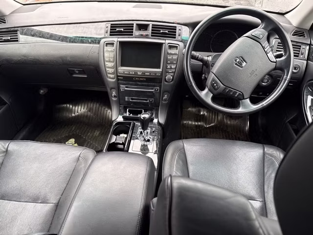 TOYOTA CROWN