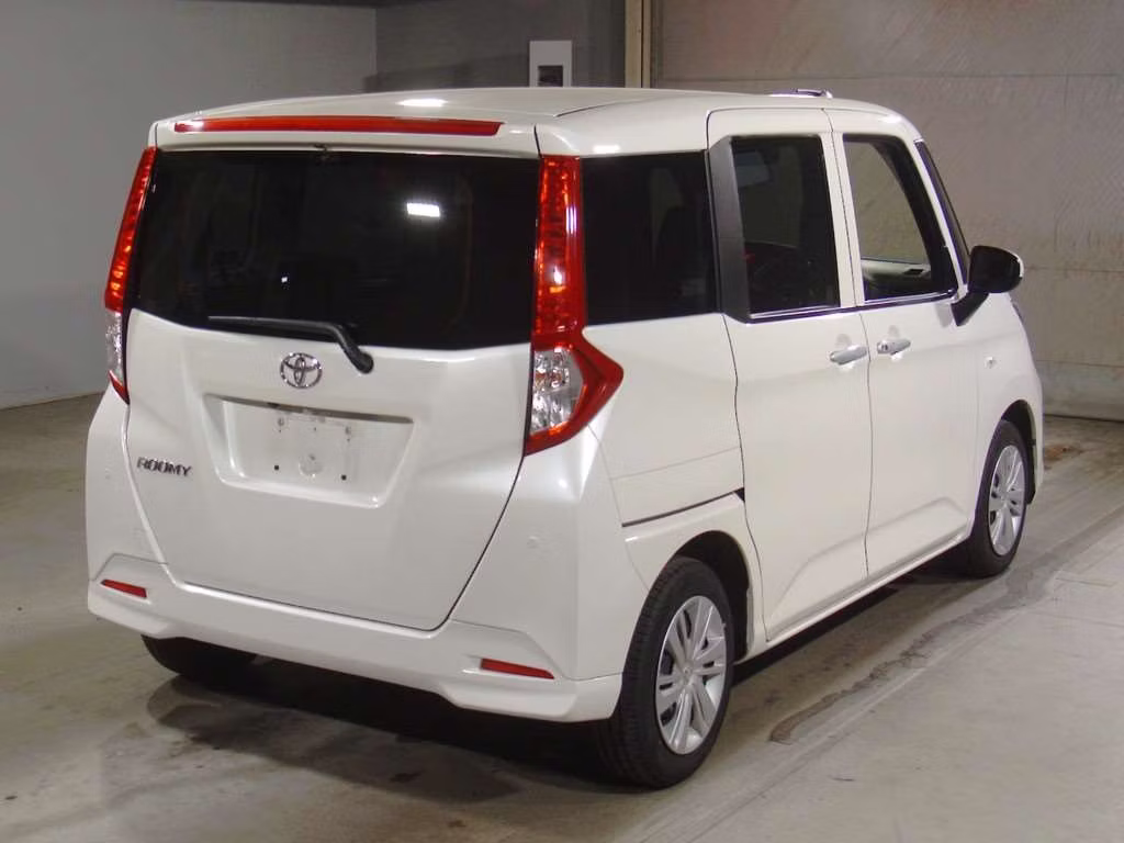 TOYOTA ROOMY