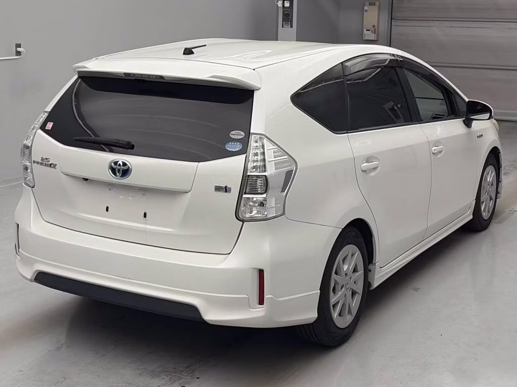 TOYOTA PRIUS ALPHA