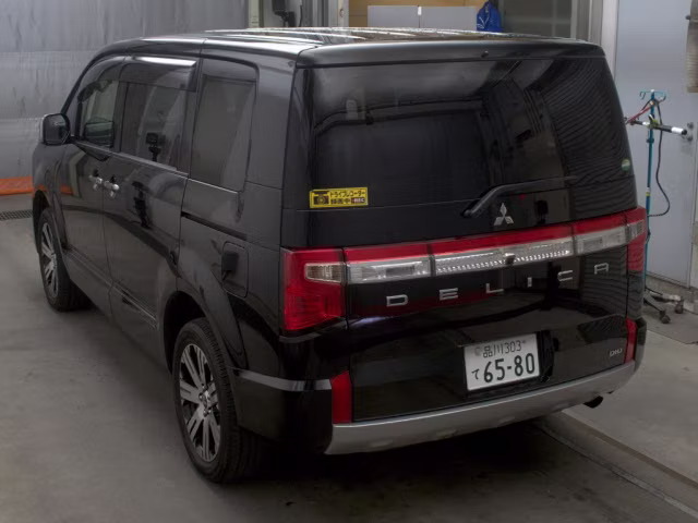 MITSUBISHI DELICA D:5