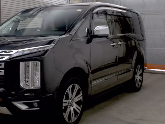 MITSUBISHI DELICA D:5