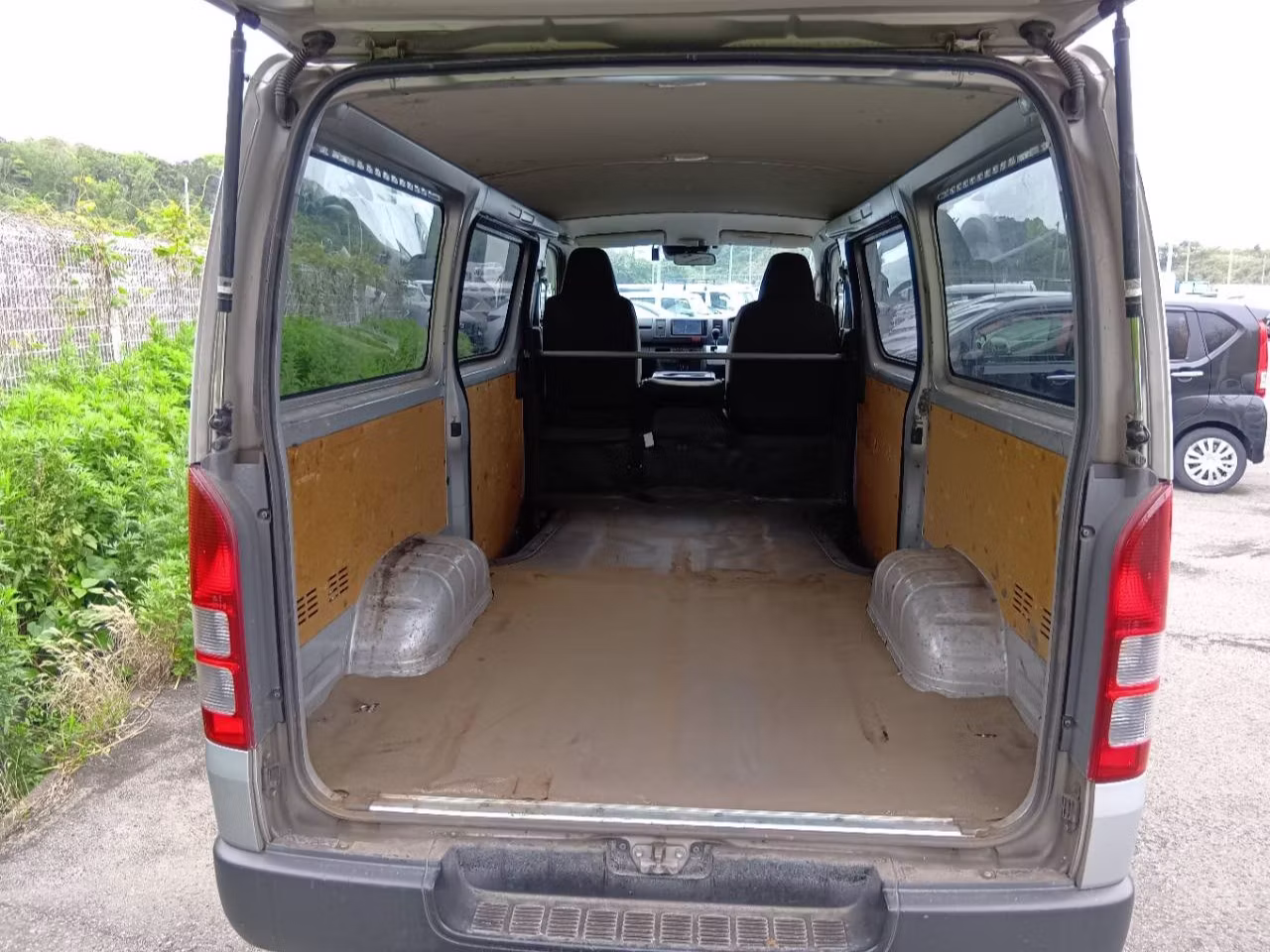 TOYOTA REGIUS ACE