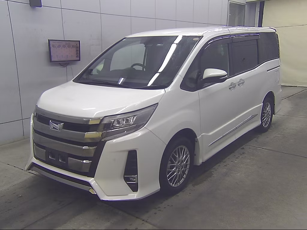 TOYOTA NOAH