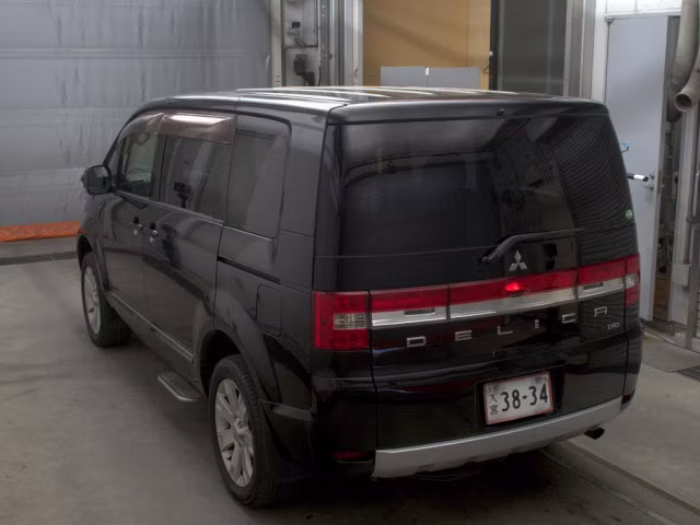 MITSUBISHI DELICA D:5