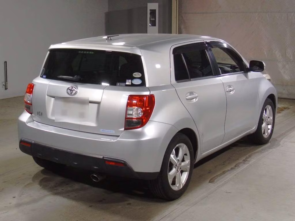 TOYOTA IST