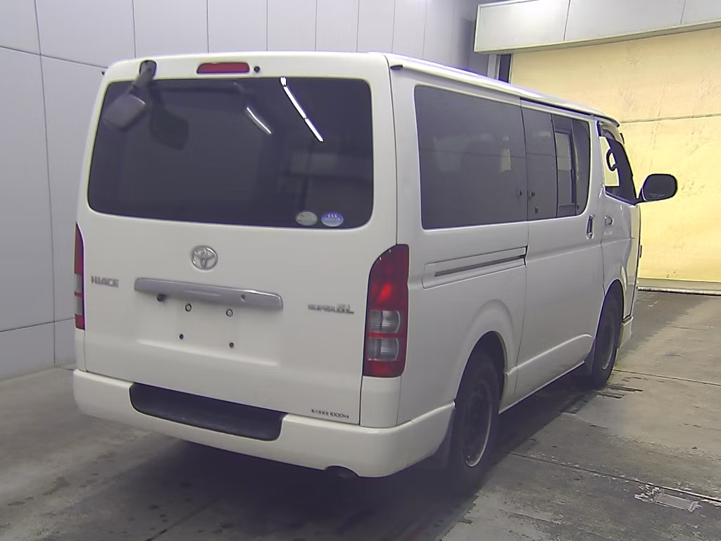 TOYOTA REGIUS ACE