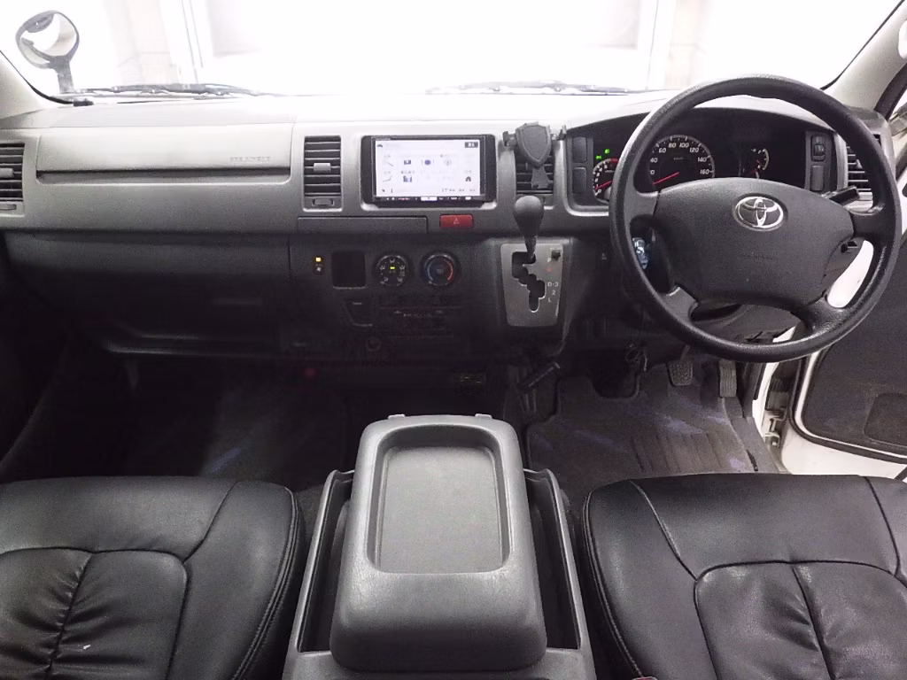 TOYOTA REGIUS ACE