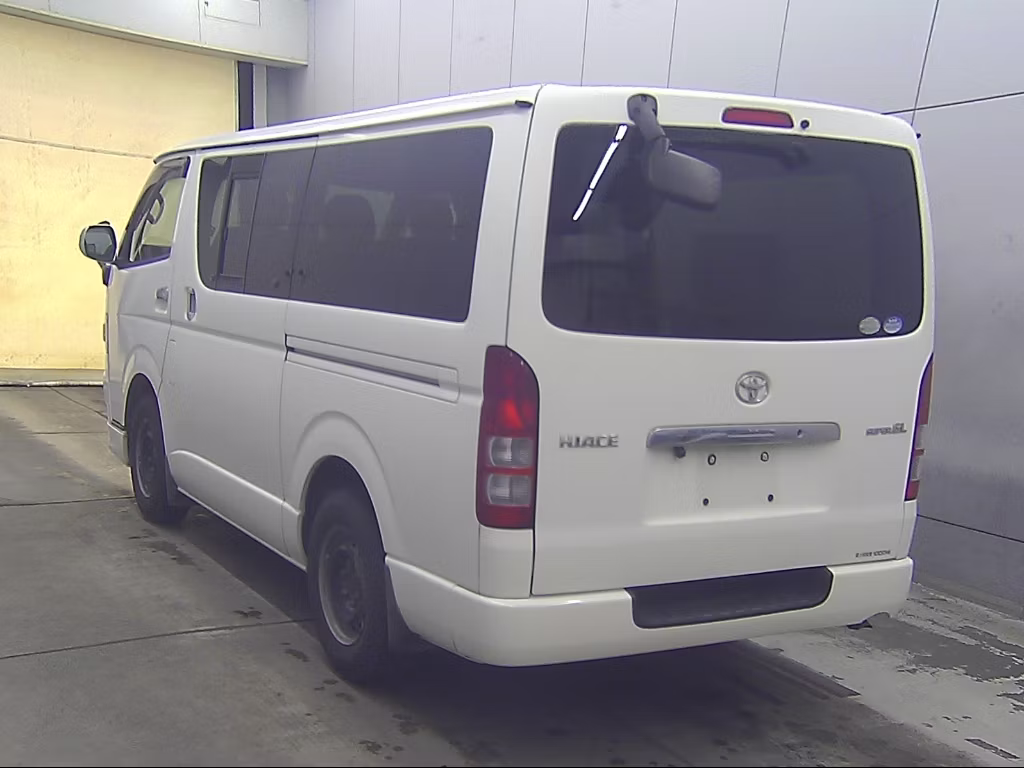 TOYOTA REGIUS ACE