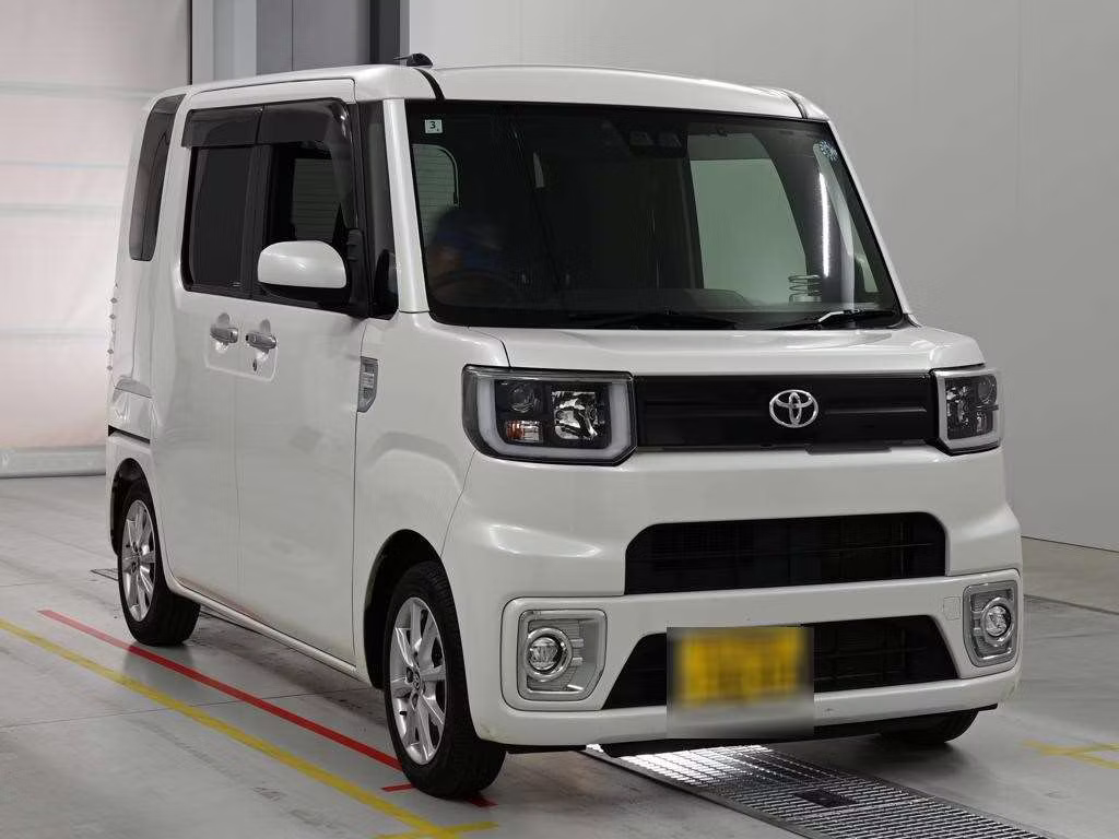 TOYOTA PIXIS MEGA