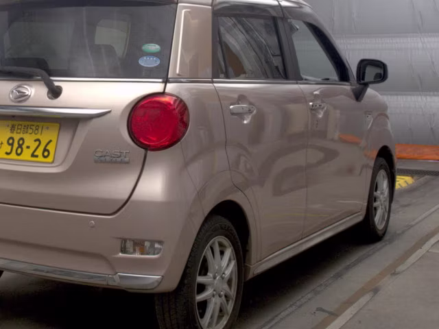 DAIHATSU CAST
