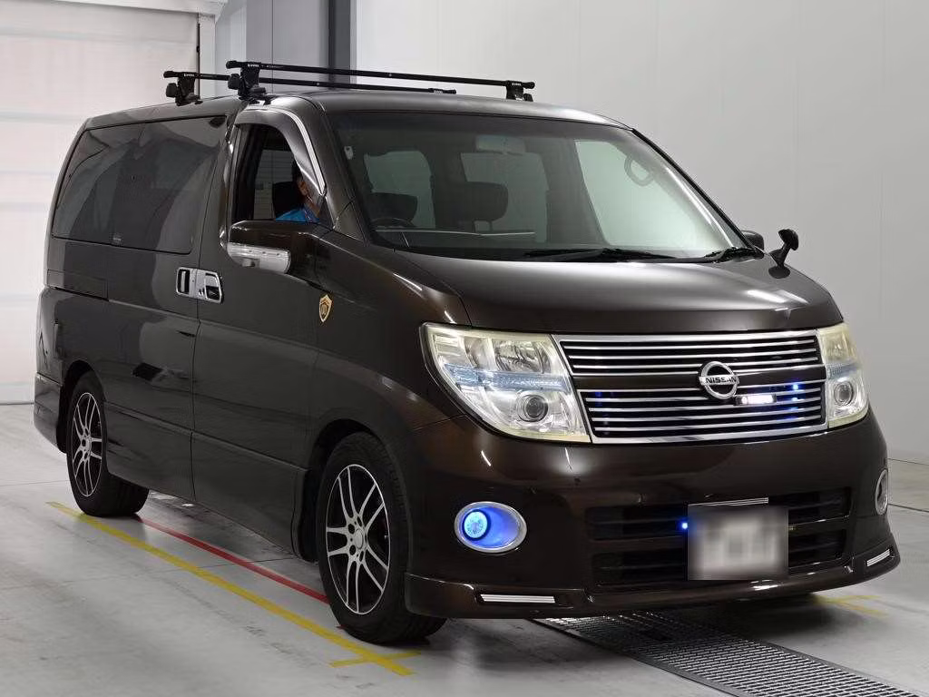 NISSAN ELGRAND