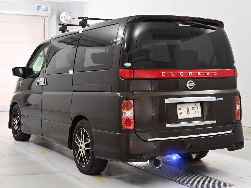 NISSAN ELGRAND