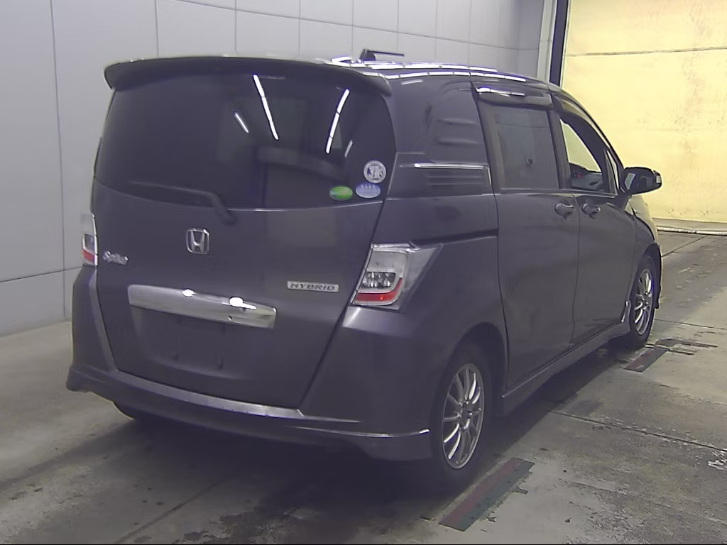 HONDA FREED SPIKE
