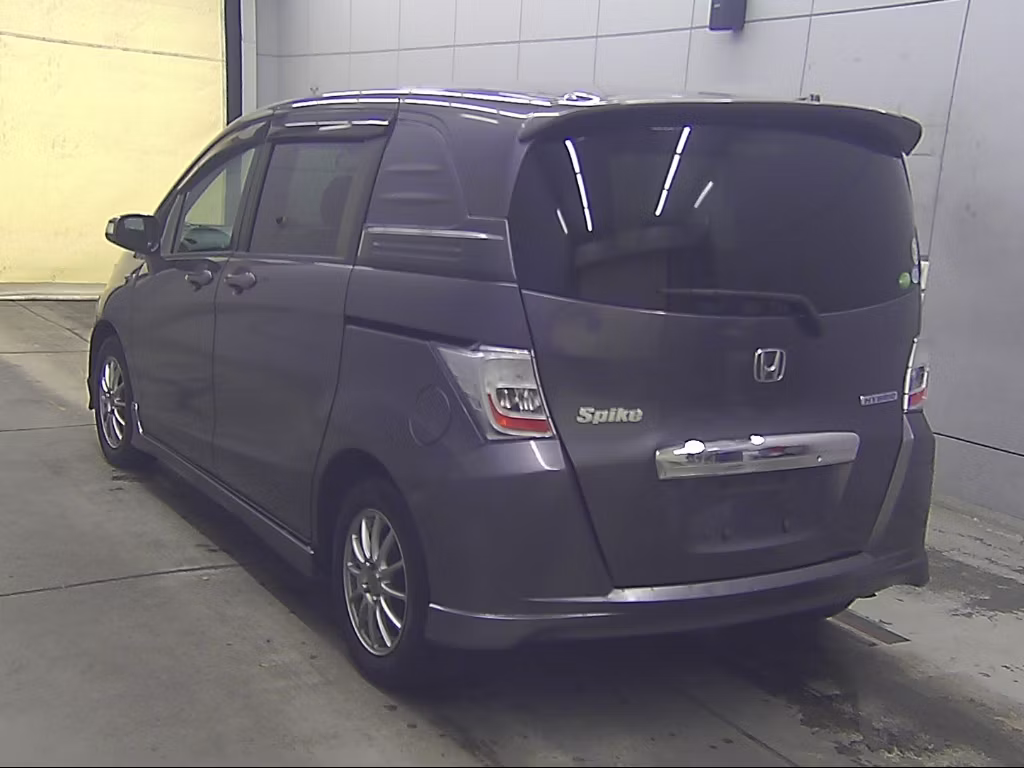 HONDA FREED SPIKE