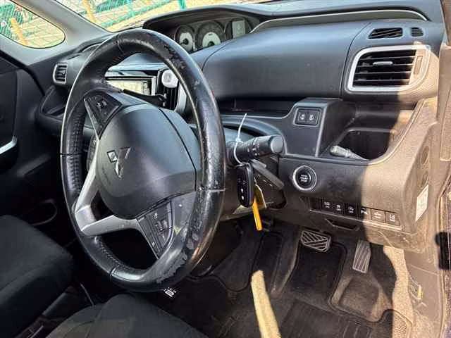 MITSUBISHI DELICA D:2