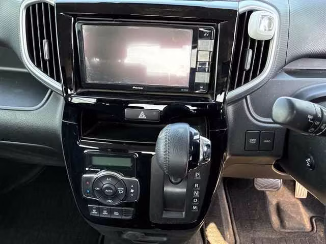 MITSUBISHI DELICA D:2