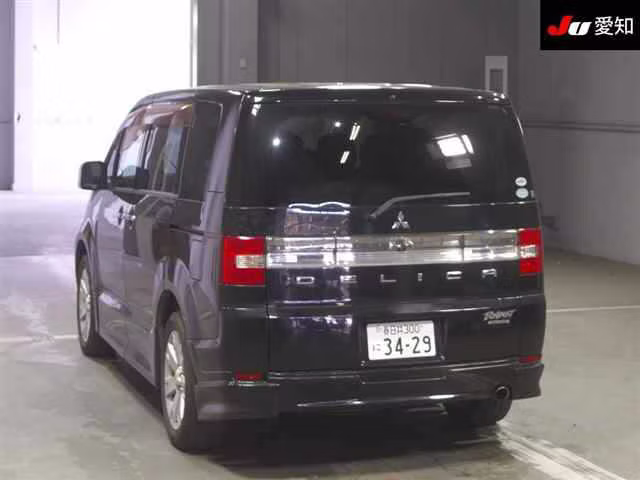 MITSUBISHI DELICA D:5