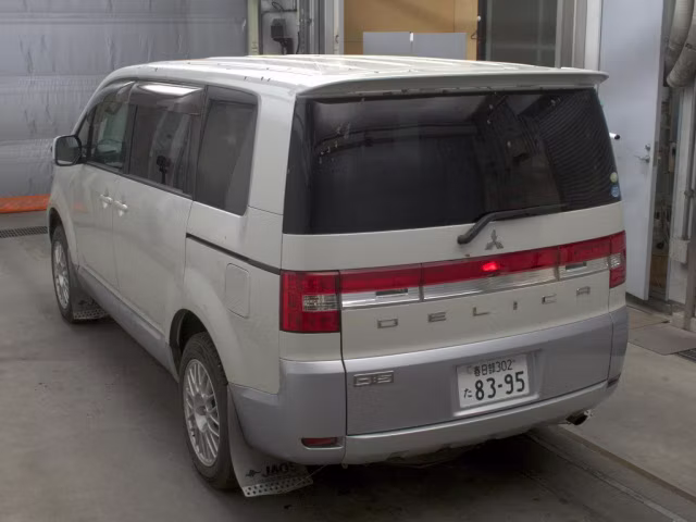 MITSUBISHI DELICA D:5