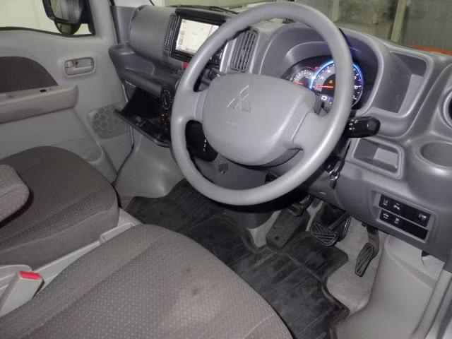 MITSUBISHI MINICAB