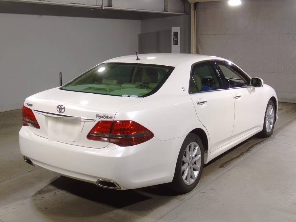 TOYOTA CROWN