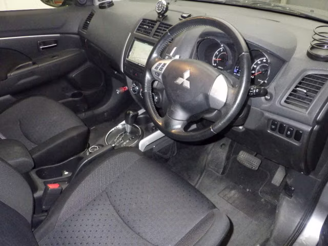 MITSUBISHI RVR